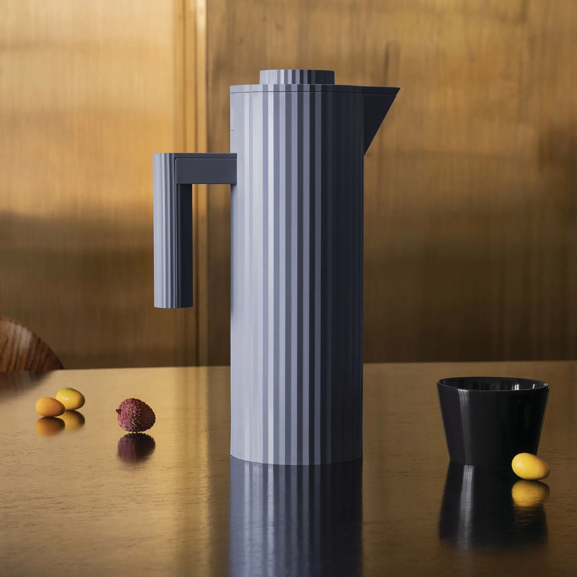 Alessi Plissé Thermo Insulated Jug 1 L, Black