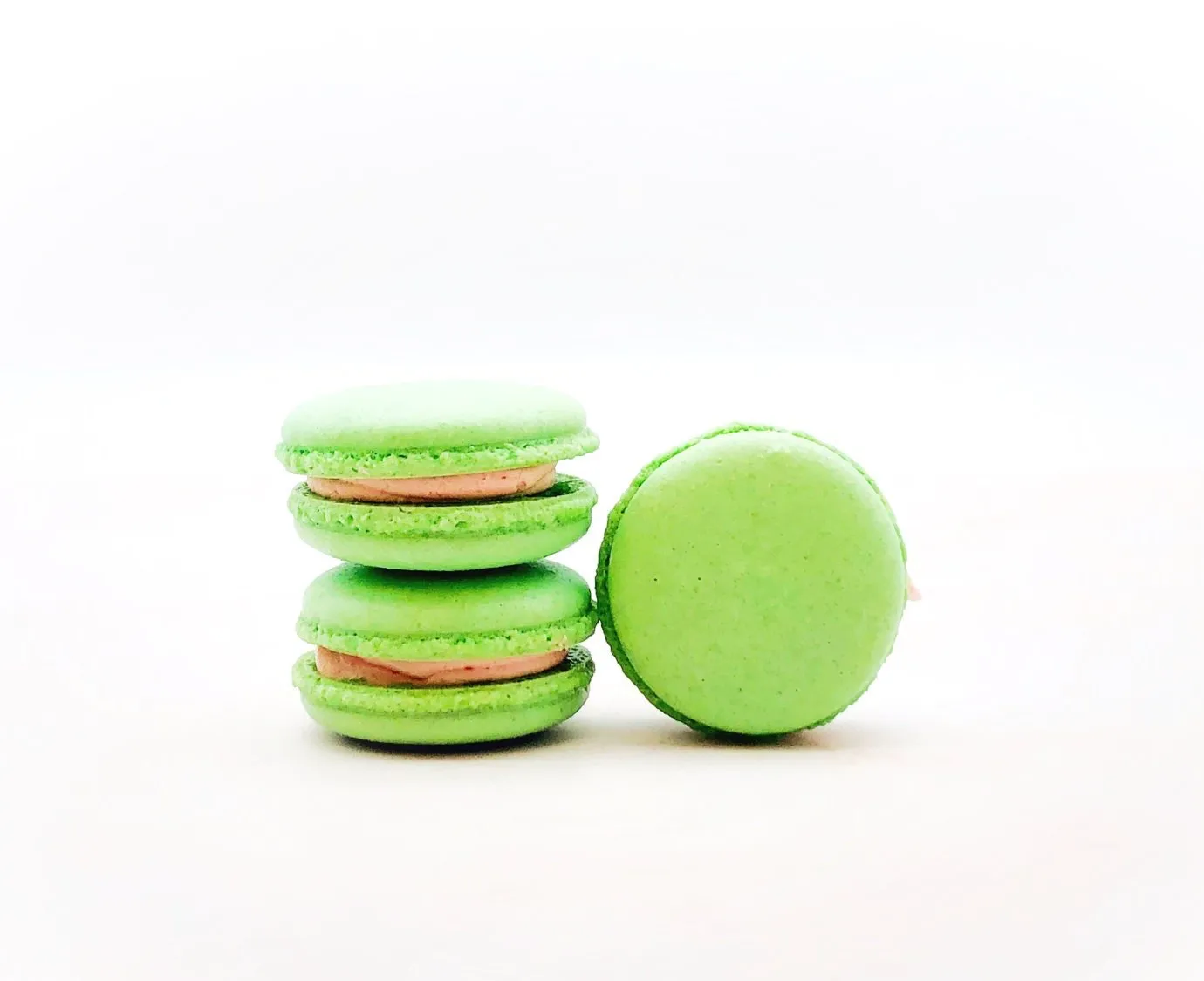 Apple-Strawberry Vegan Macarons