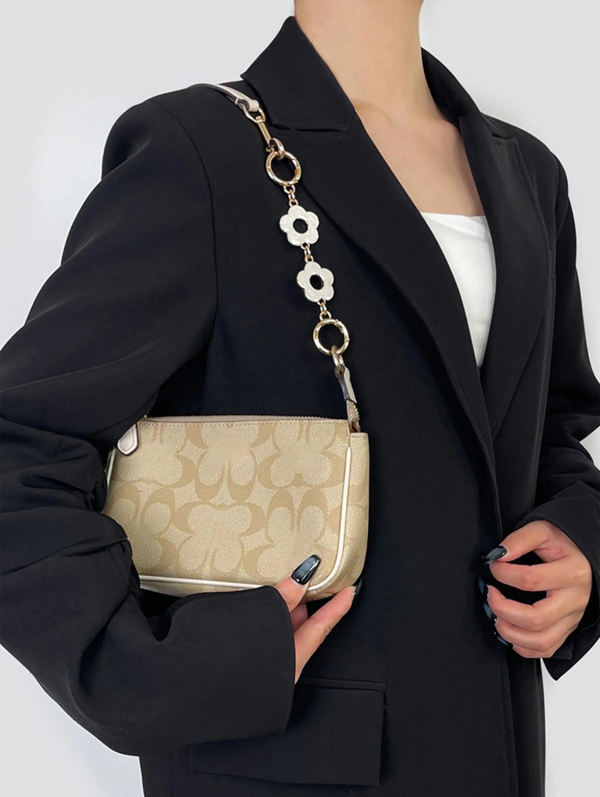 Coach bag flower extension chain,LV Pochette Accessoires Shoulder strap,Coach underarm chain accessory.