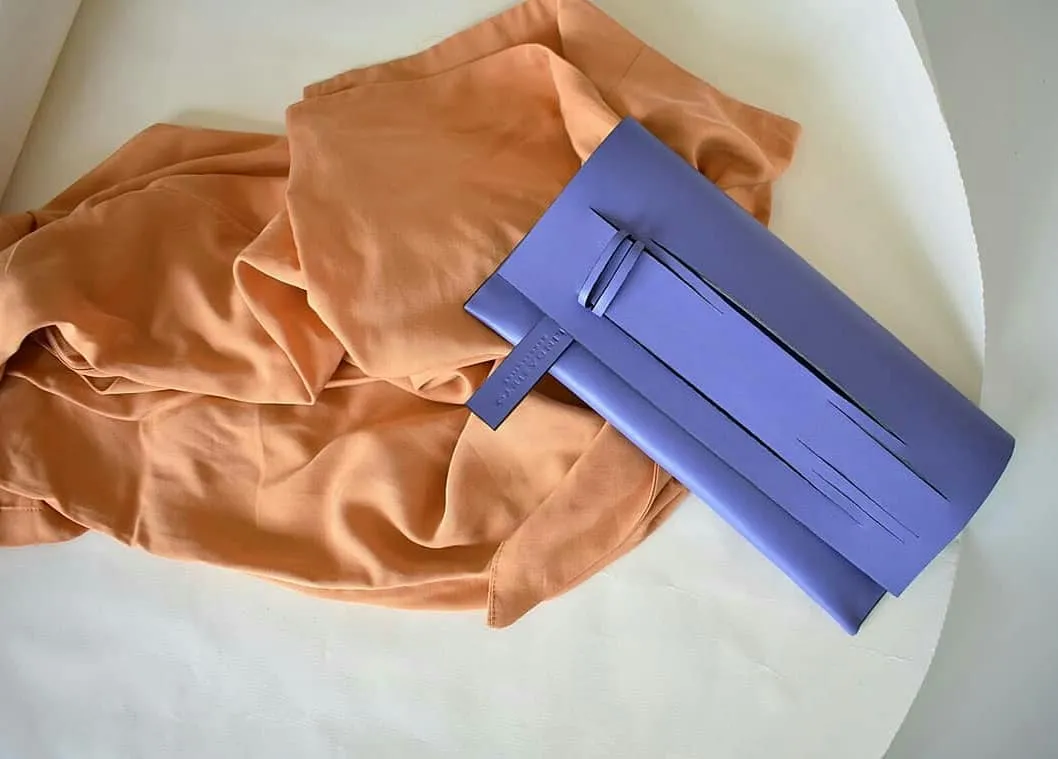 Diagonal Slashed Clutch Borítéktáska - Size   Colour Options