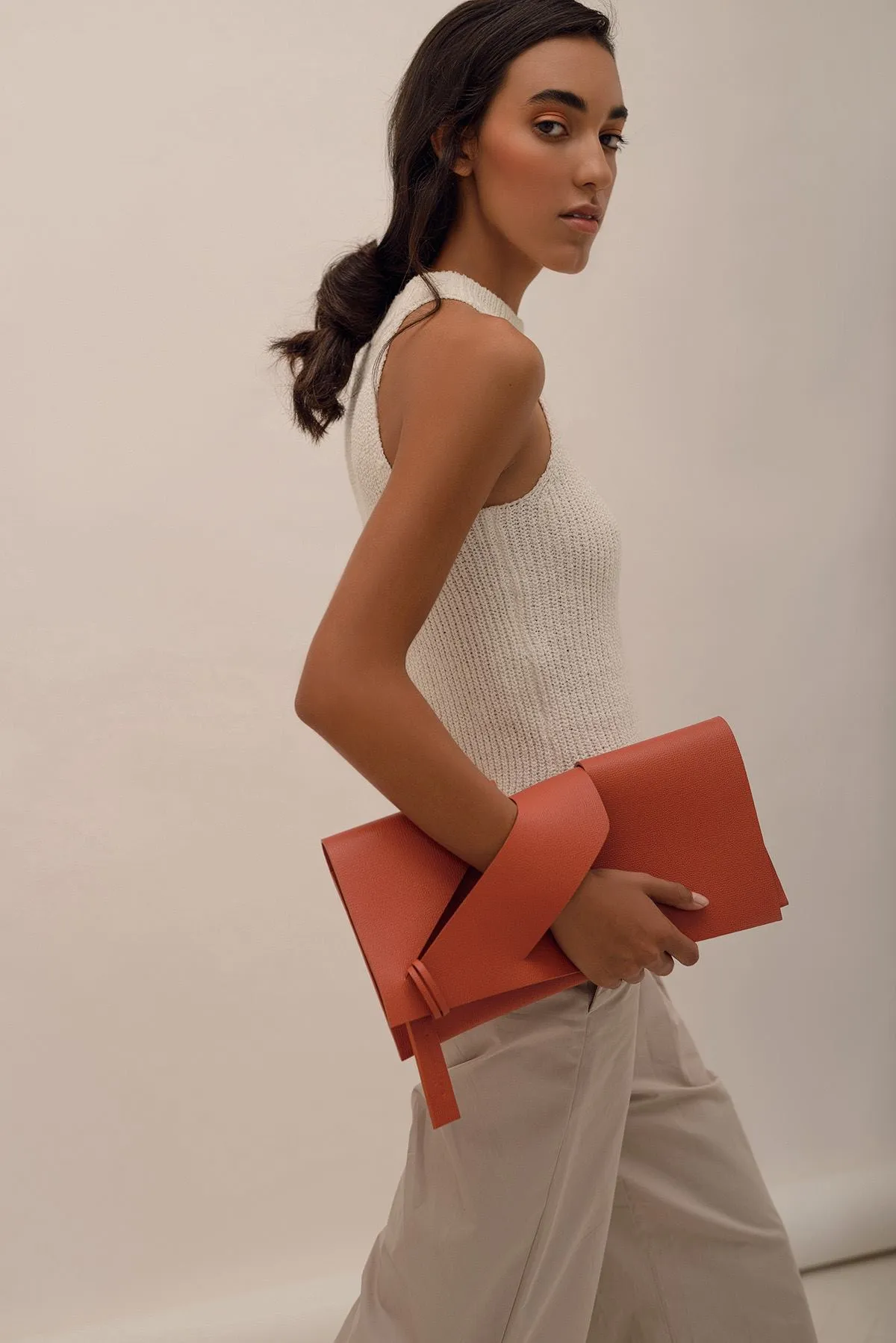Diagonal Slashed Clutch Borítéktáska - Size   Colour Options