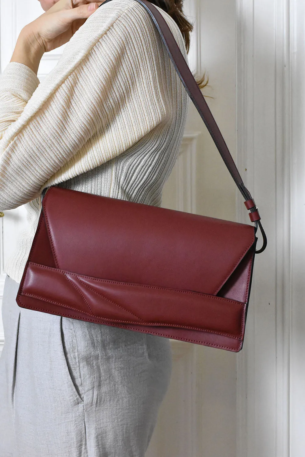 Diagonal Slashed Clutch Borítéktáska - Size   Colour Options