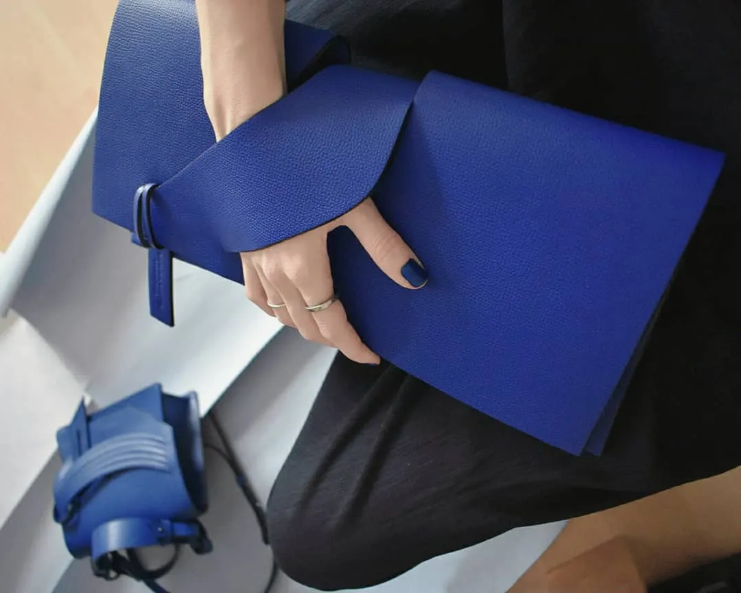 Diagonal Slashed Clutch Borítéktáska - Size   Colour Options