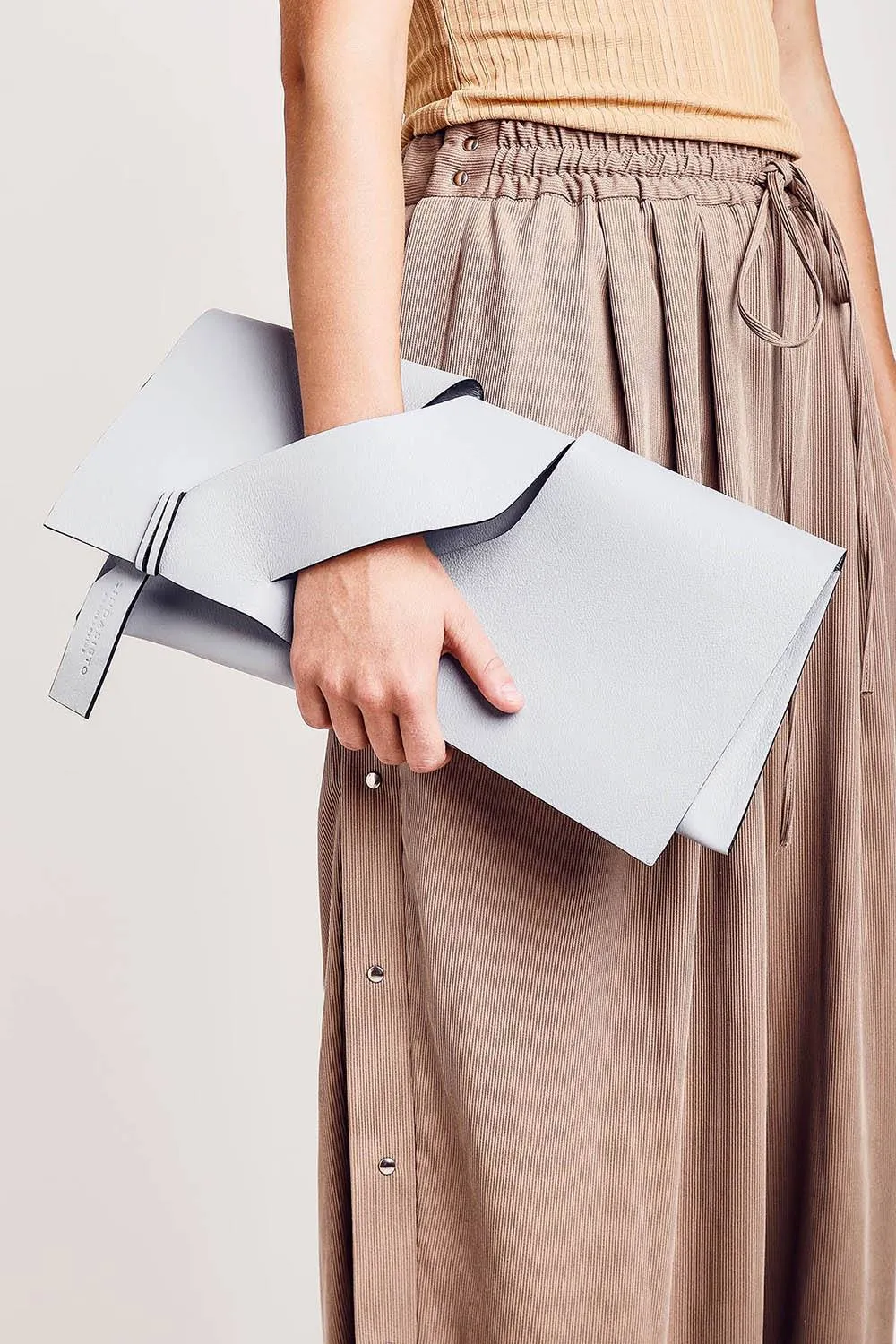 Diagonal Slashed Clutch Borítéktáska - Size   Colour Options