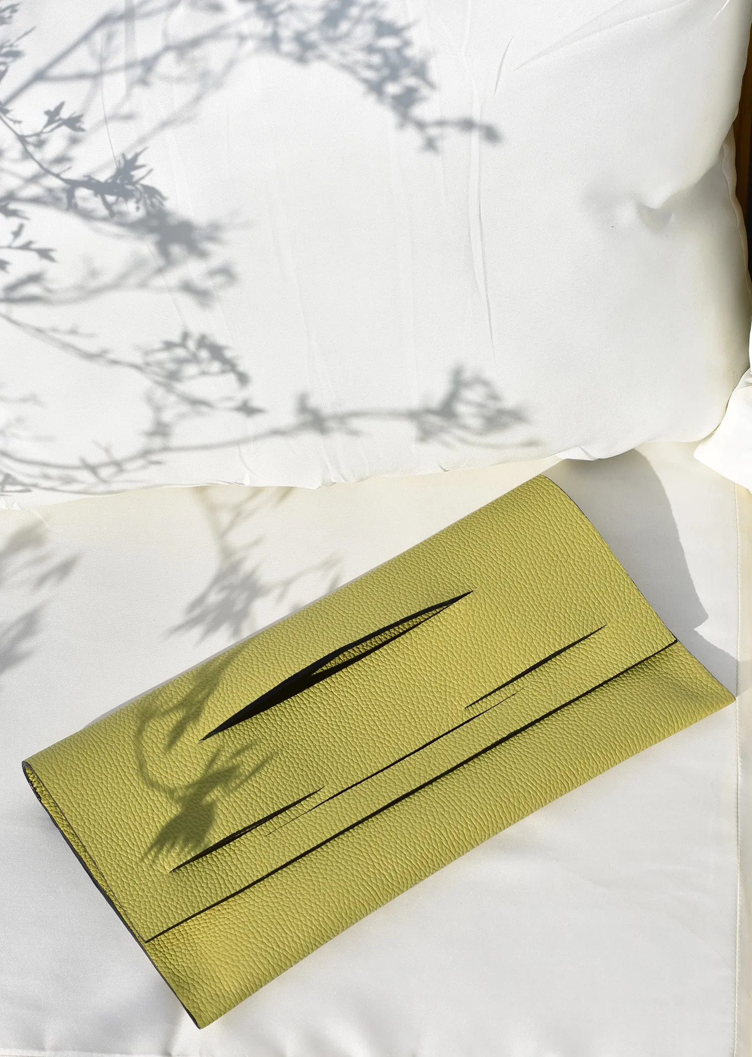 Diagonal Slashed Clutch Borítéktáska - Size   Colour Options