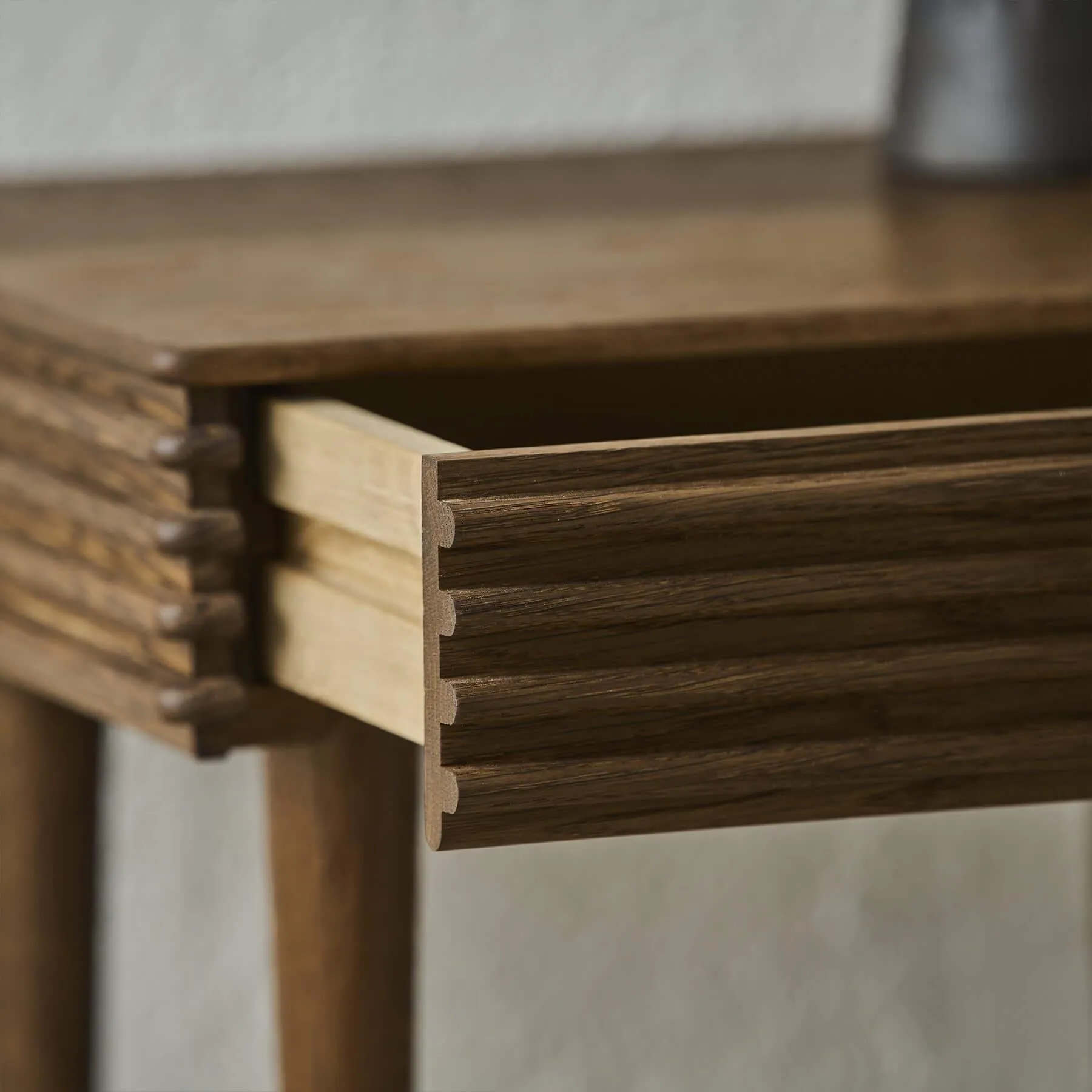 DK3 Groove Night Table