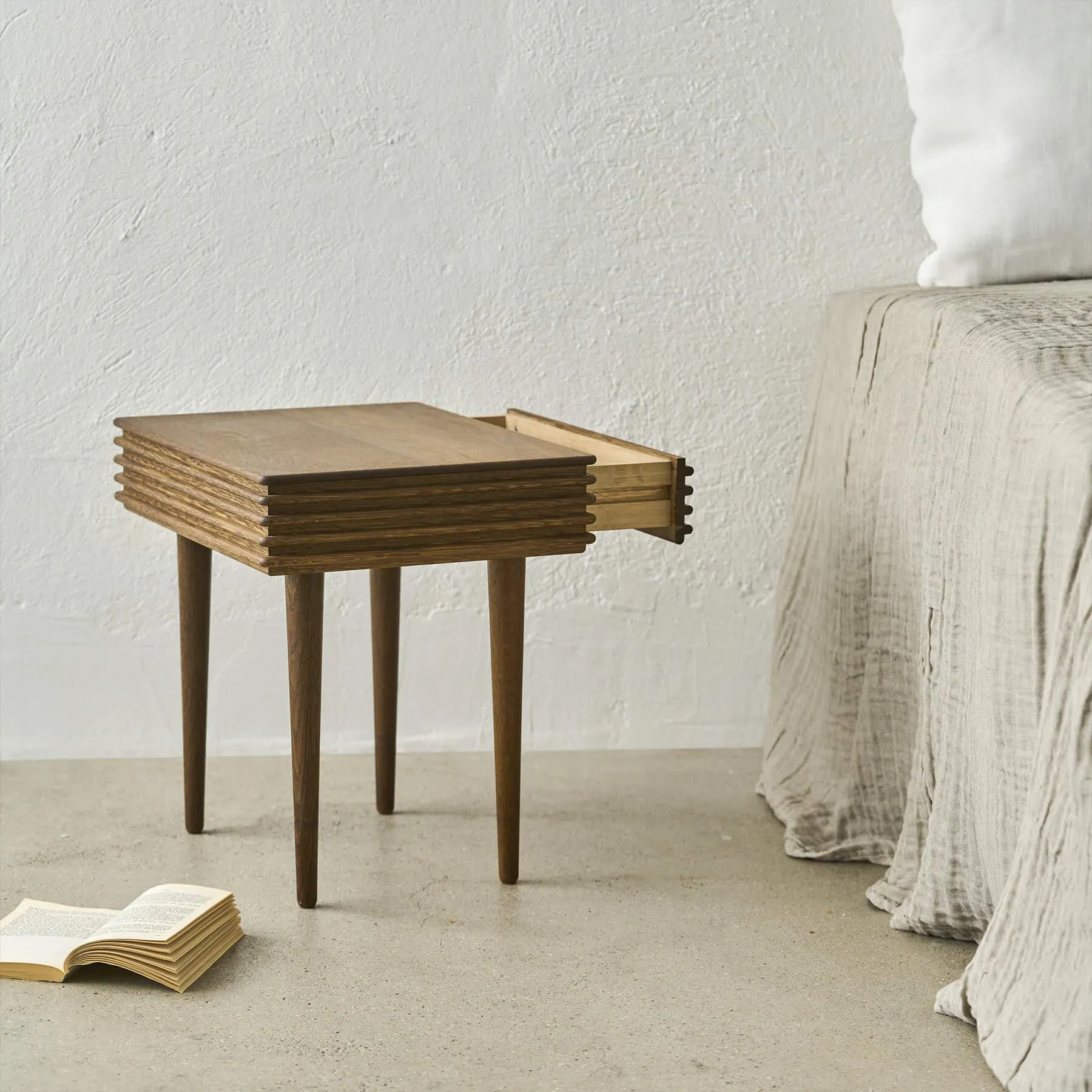 DK3 Groove Night Table