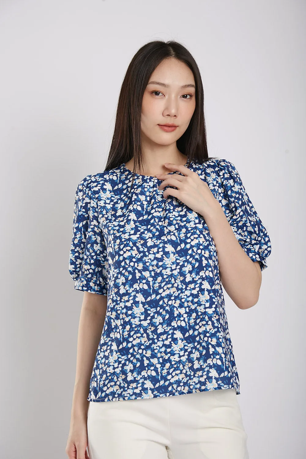 Glaiza Blouse in Blue Floral