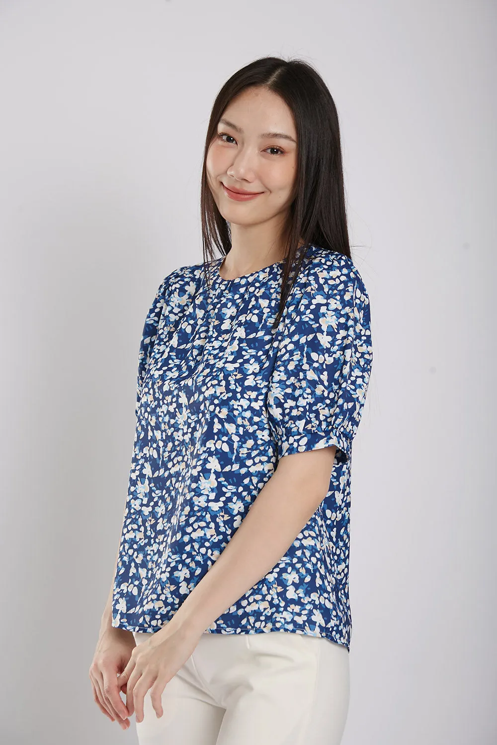 Glaiza Blouse in Blue Floral