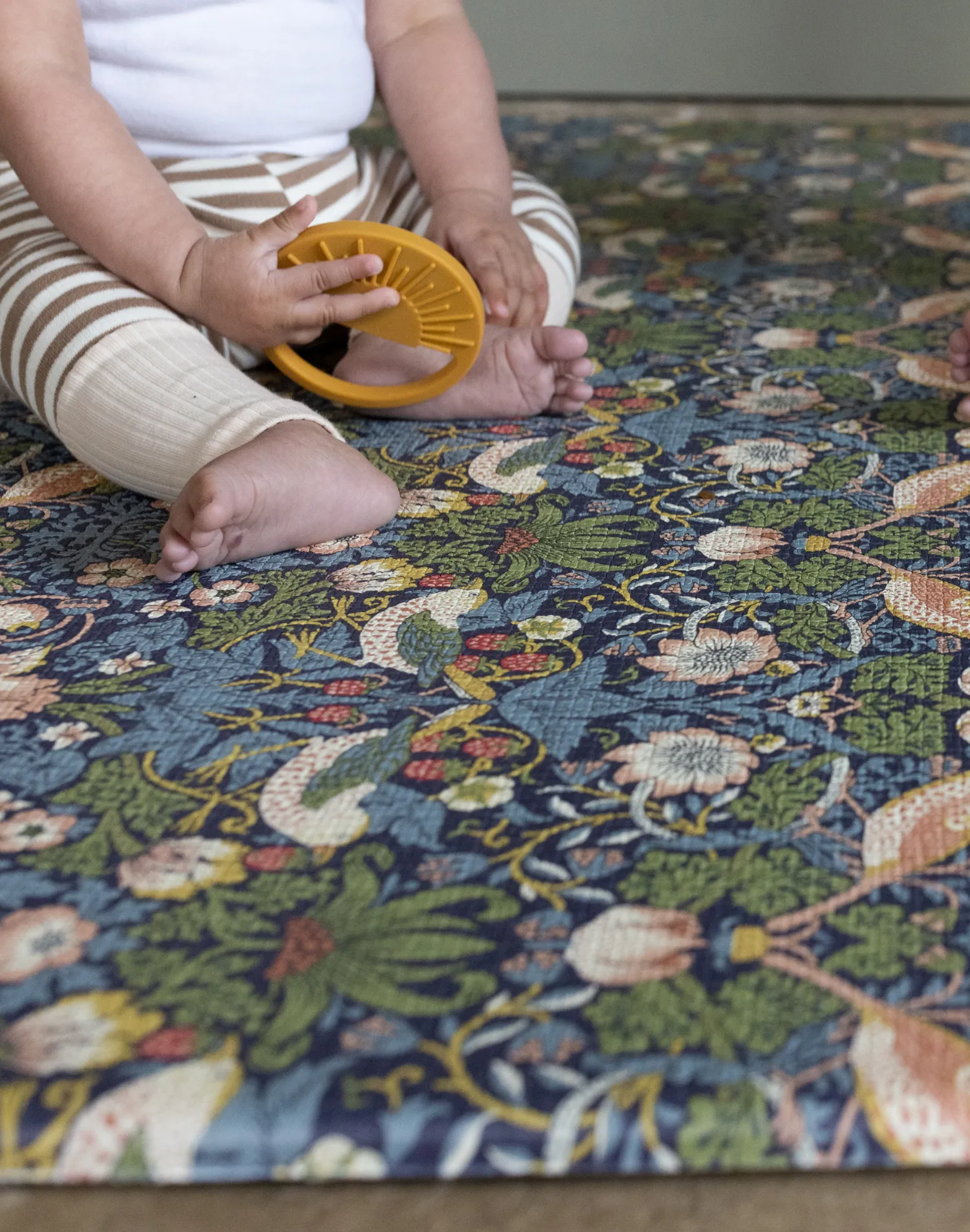 Morris & Co. The Strawberry Thief Playmat