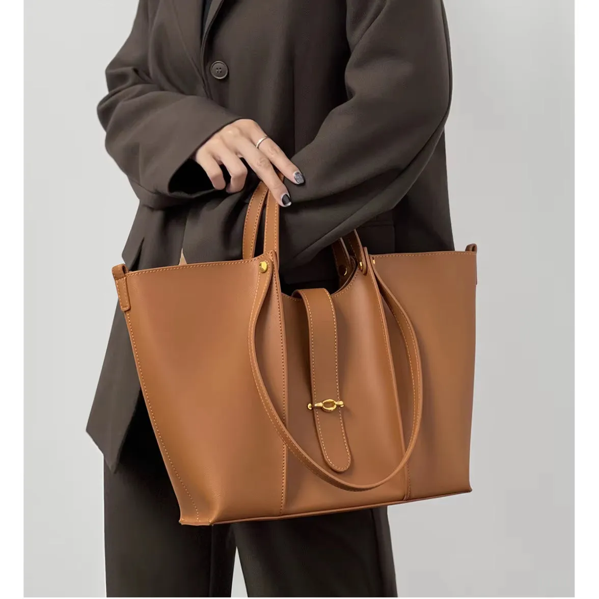 Premium Designed Large Capacity Tote Bags Women Split Leather Shoulder Crossbody Bag Metal Decoration