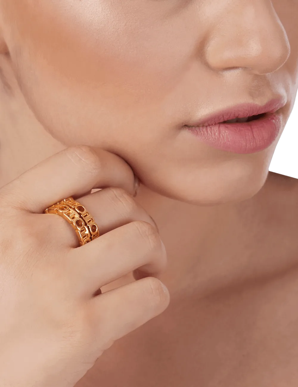 Sonam Kapoor Wearing The O.H Monogram Spin Ring