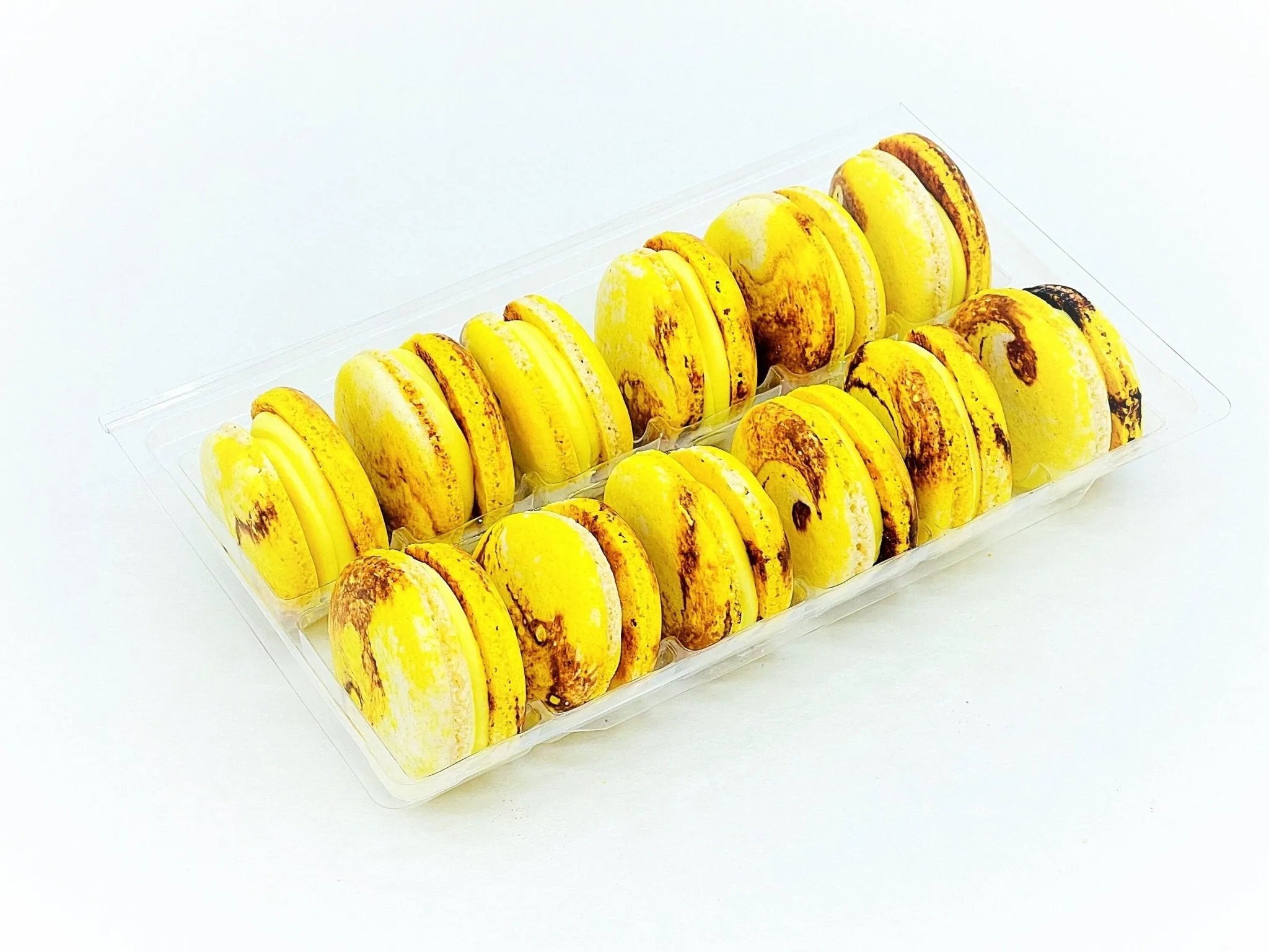 Vegan Planet | The Yellow Planet | Lemon Chocolate Vegan Macarons