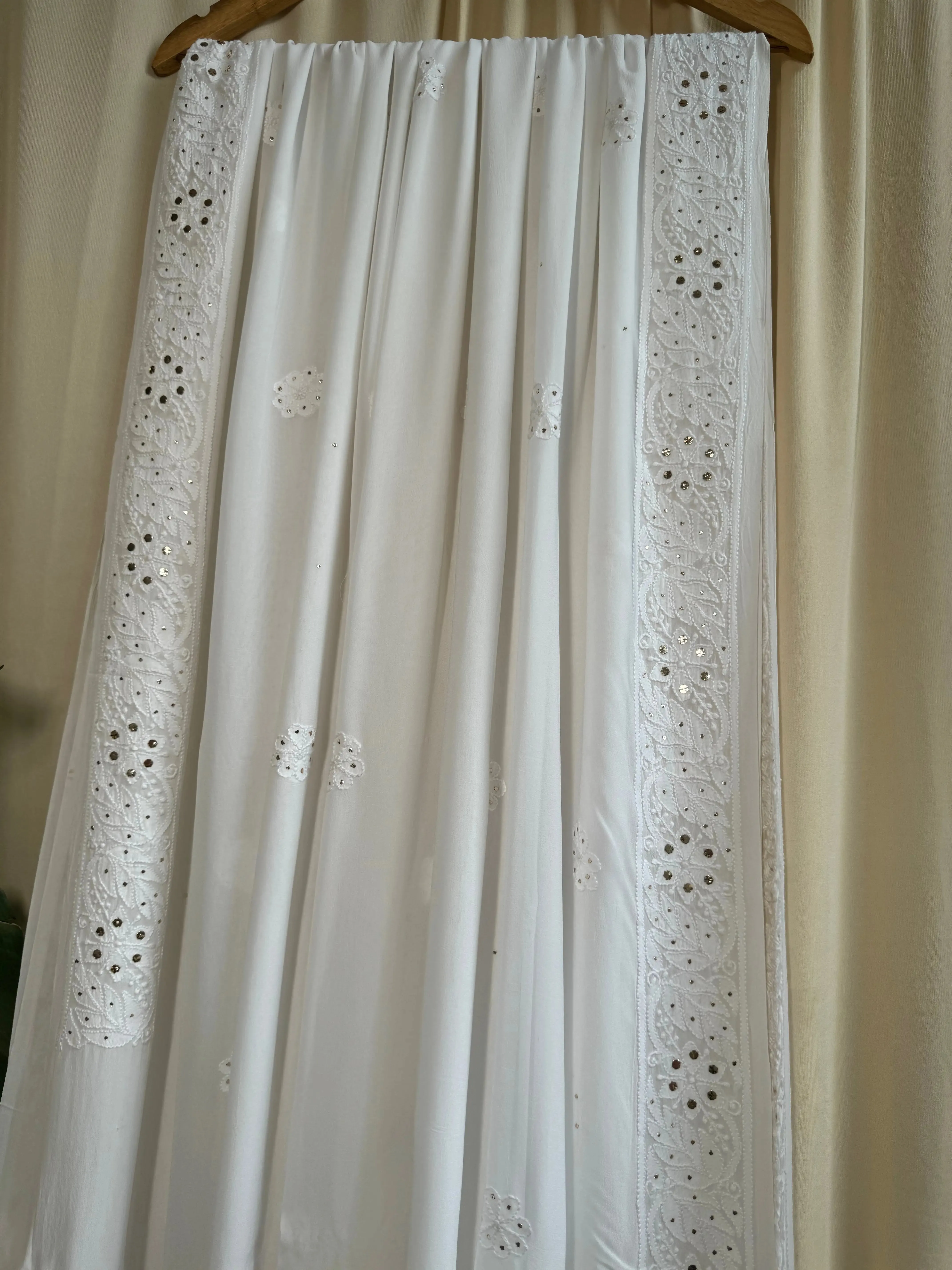Viscose White Chikankari saree with Mukaish Work