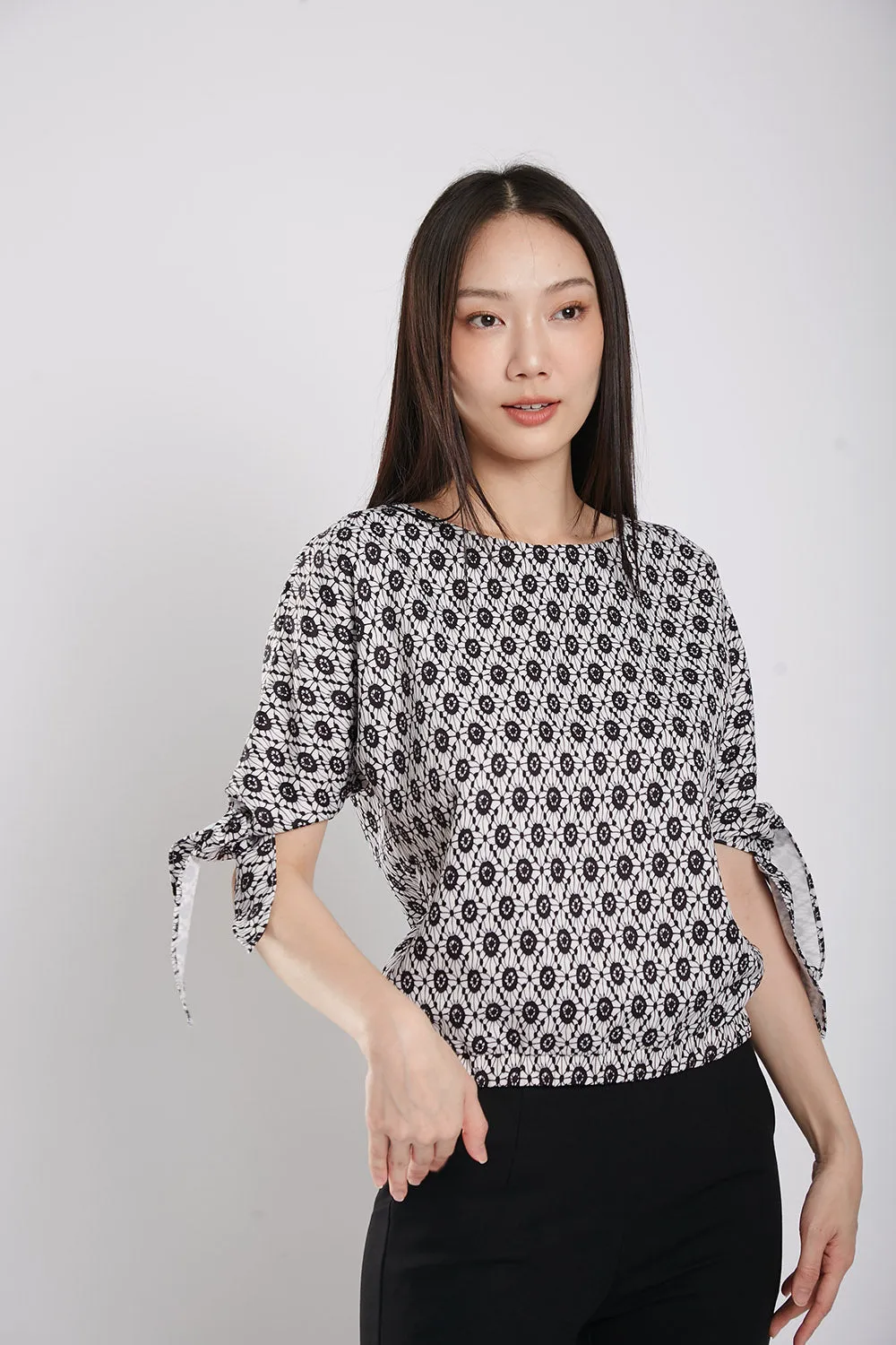 Vita Blouse in Black Texture
