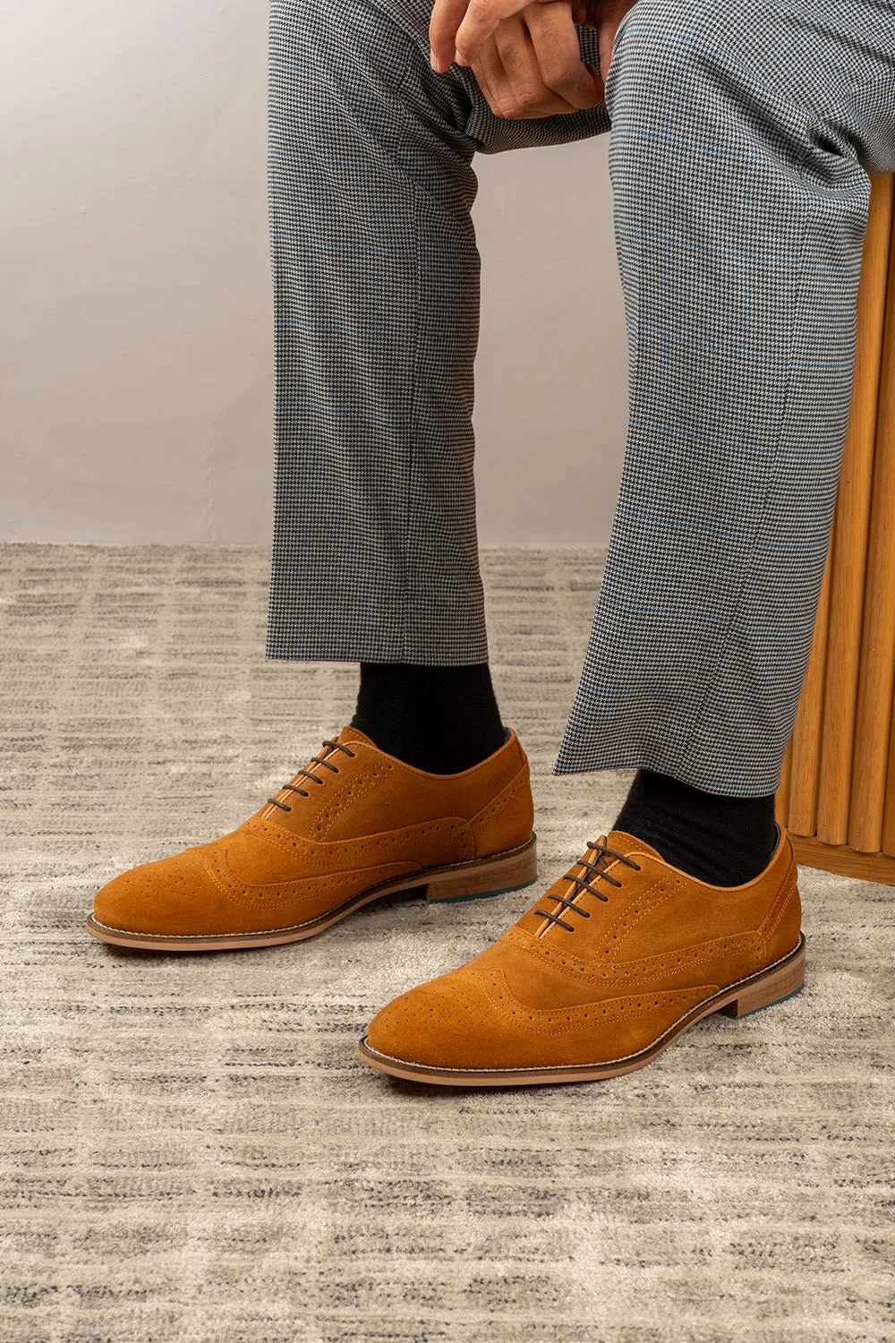 Winston Tobacco Suede