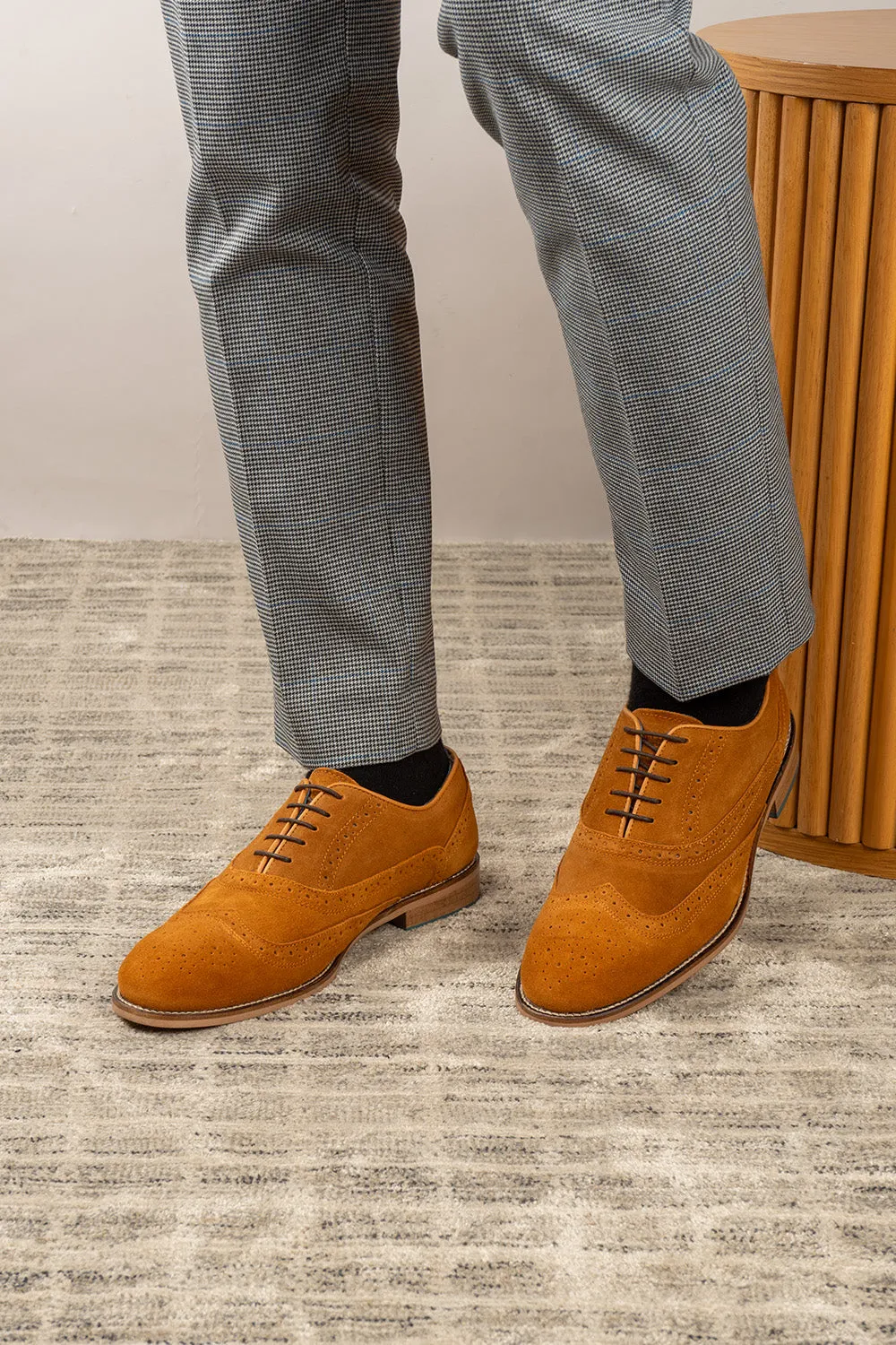 Winston Tobacco Suede
